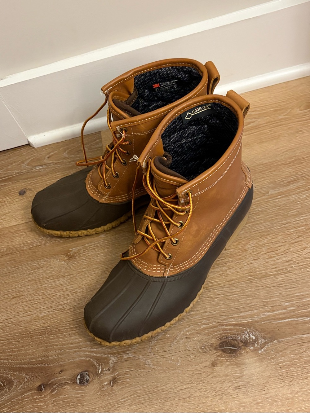 Rarely worn men’s LL Bean boots - excellent condition!